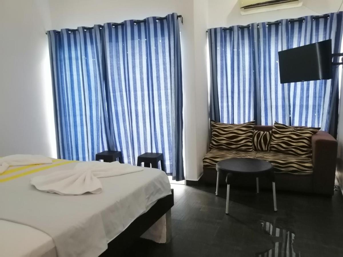 Le Petit Hotel & Restaurant 尼甘布 外观 照片