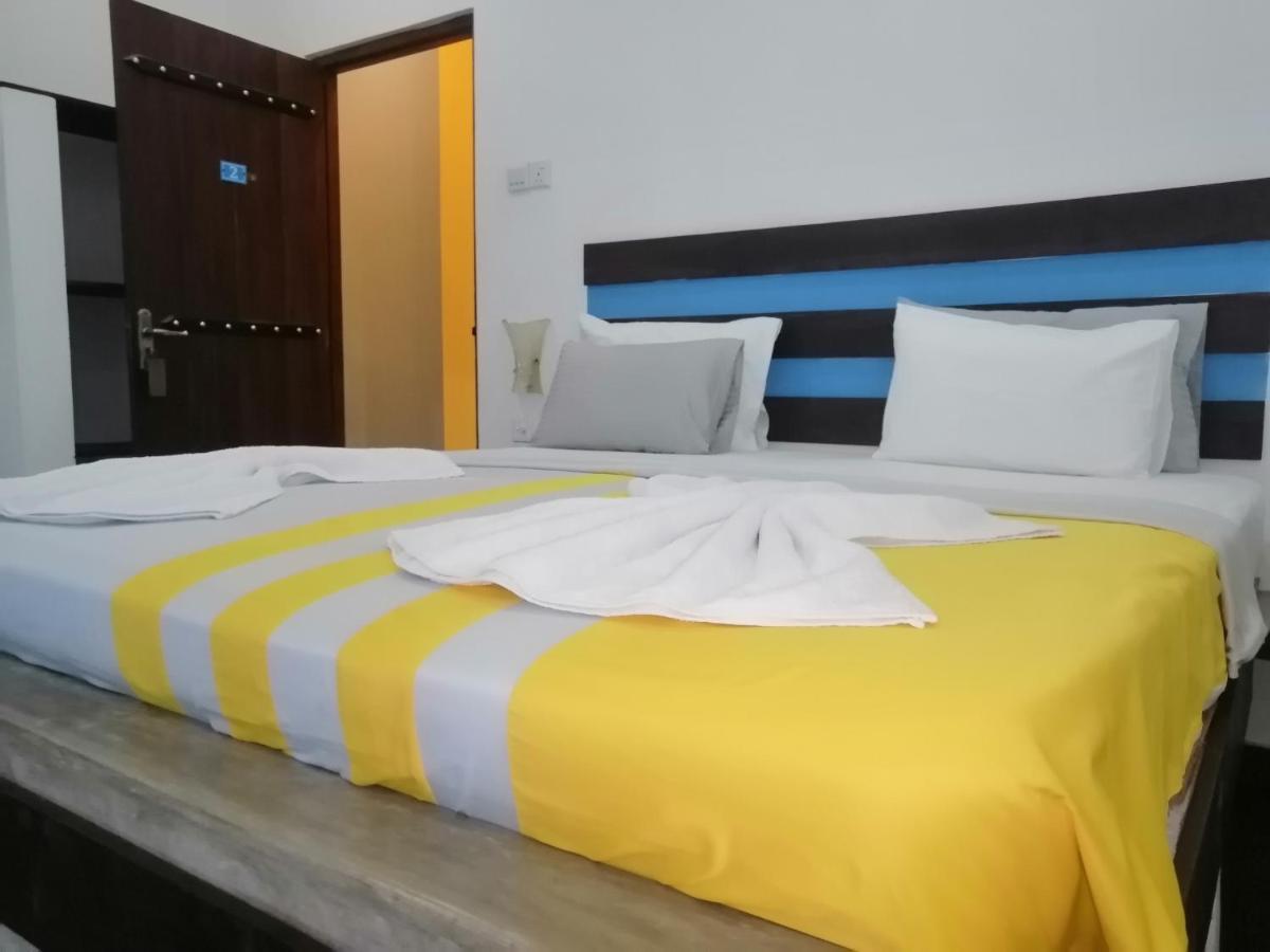 Le Petit Hotel & Restaurant 尼甘布 外观 照片