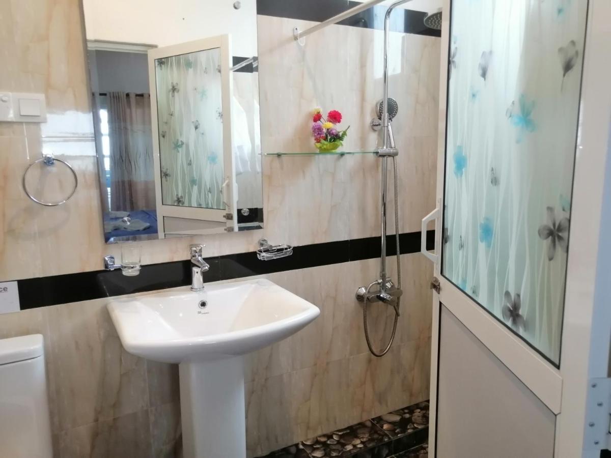 Le Petit Hotel & Restaurant 尼甘布 外观 照片