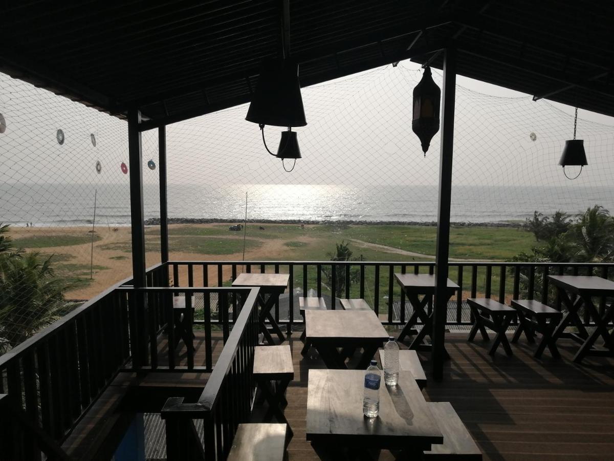 Le Petit Hotel & Restaurant 尼甘布 外观 照片