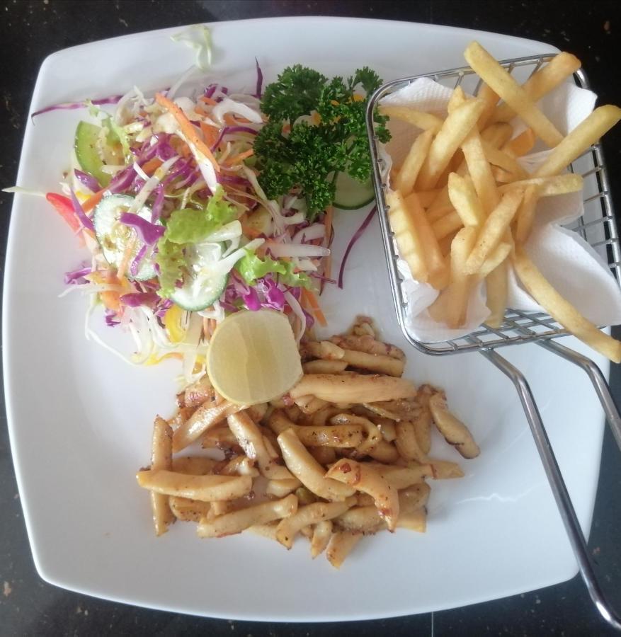 Le Petit Hotel & Restaurant 尼甘布 外观 照片