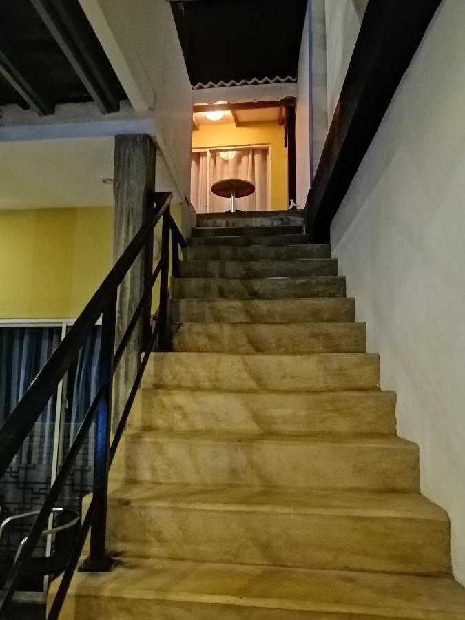 Le Petit Hotel & Restaurant 尼甘布 外观 照片