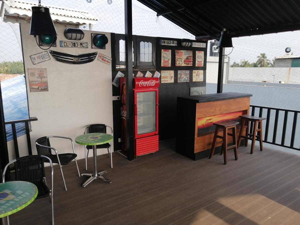 Le Petit Hotel & Restaurant 尼甘布 外观 照片
