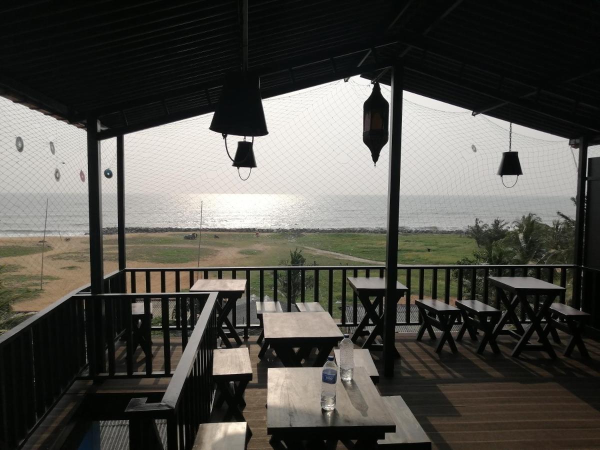Le Petit Hotel & Restaurant 尼甘布 外观 照片