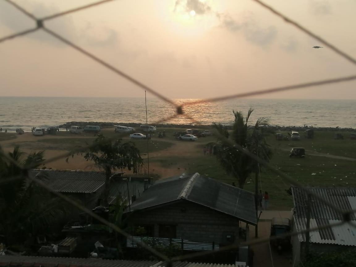 Le Petit Hotel & Restaurant 尼甘布 外观 照片